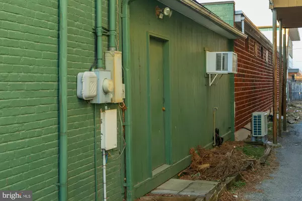 Martinsburg, WV 25405,118 W MARTIN