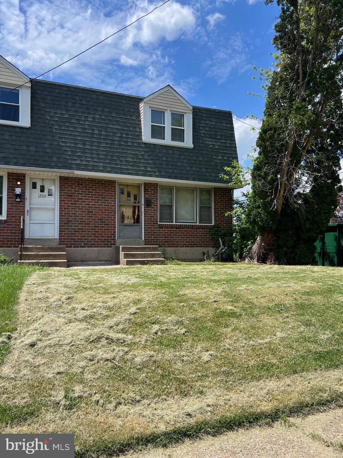 1222 OAK LN, Brookhaven, PA 19015
