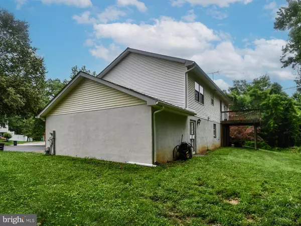 Lanham, MD 20706,5504 LINWOOD CT