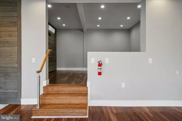 Glenside, PA 19038,229 S EASTON RD