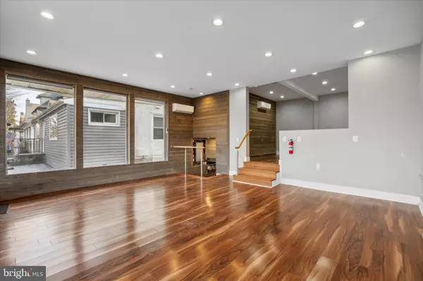 Glenside, PA 19038,229 S EASTON RD