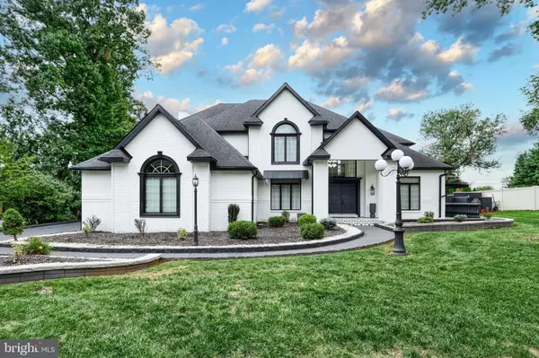 1231 OAKSIDE DR, Bethlehem, PA 18017