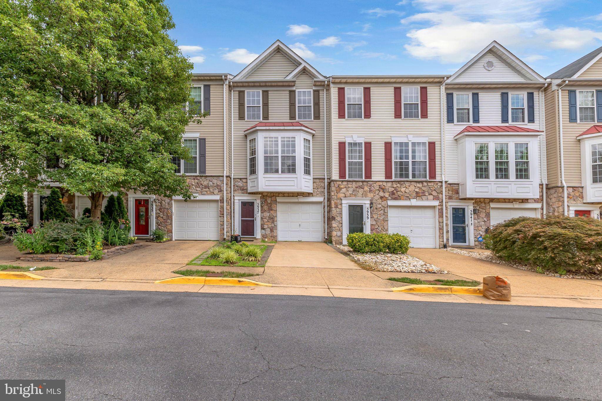 5937 KIRKCALDY LN, Alexandria, VA 22315