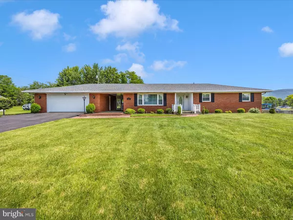 5507 LINCOLN WAY EAST E, Fayetteville, PA 17222