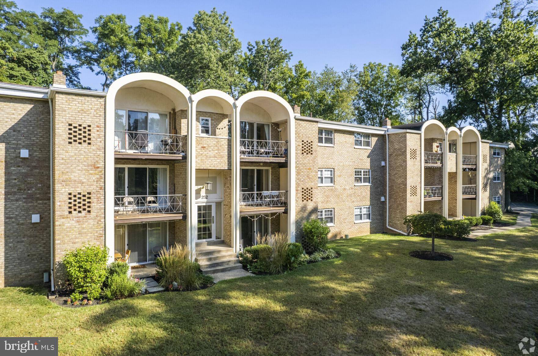 Radnor, PA 19087,284 IVEN AVE #2B-256-2B