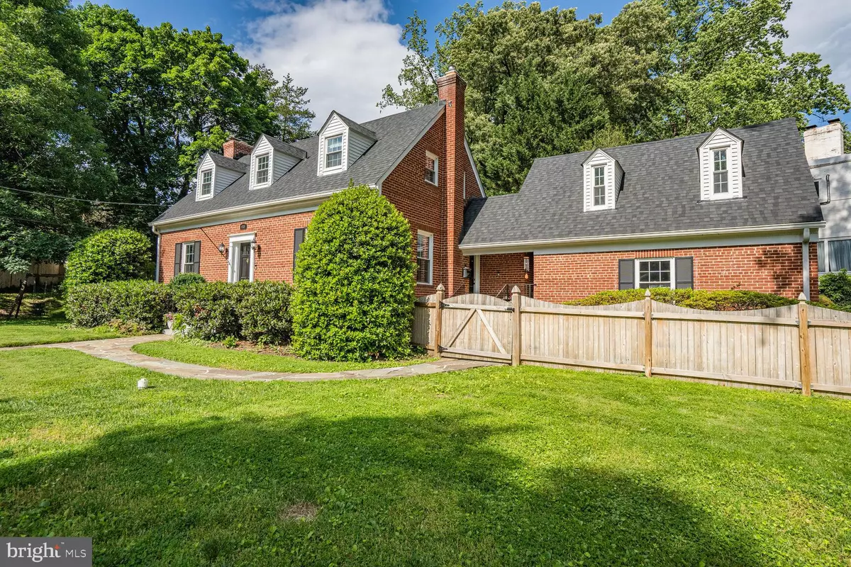 Kensington, MD 20895,9701 CONNECTICUT AVE