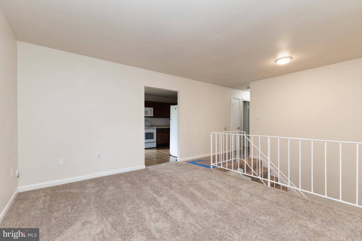 Woodbridge, VA 22193,5308 MACWOOD DR