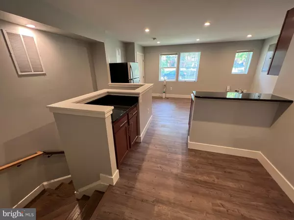 Washington, DC 20032,447 ORANGE ST SE #1