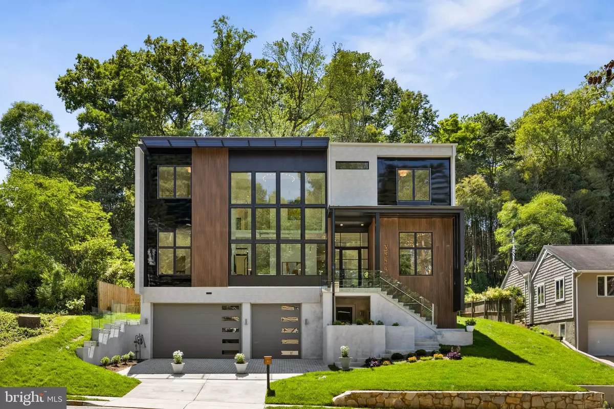 Arlington, VA 22207,3554 MILITARY RD