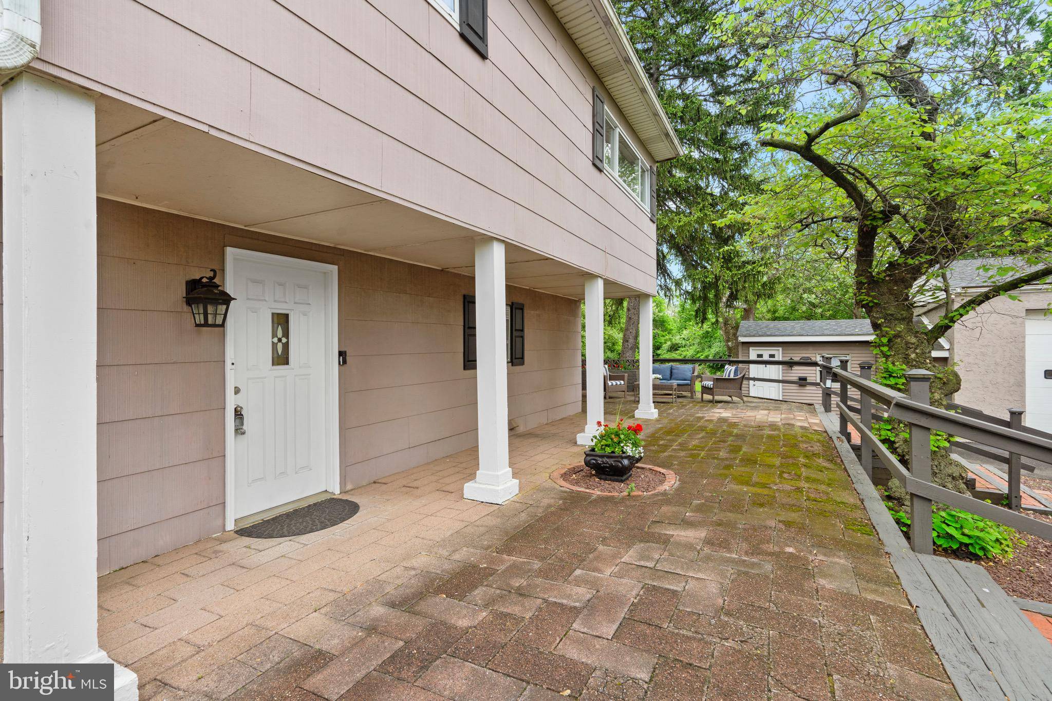 Morrisville, PA 19067,41 CEDAR LN