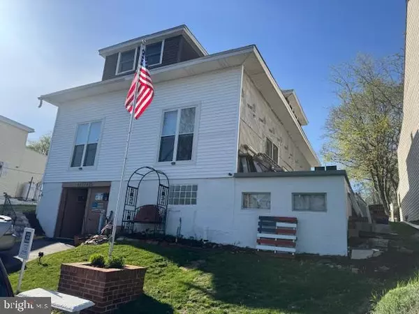425-427 PINE ST W, Frackville, PA 17931