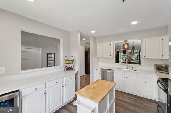 Centreville, VA 20121,6823 MALTON CT