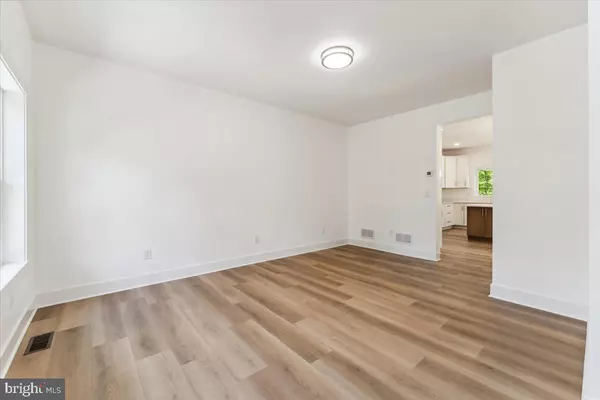 Lawrence Township, NJ 08648,18 BROOKDALE DR