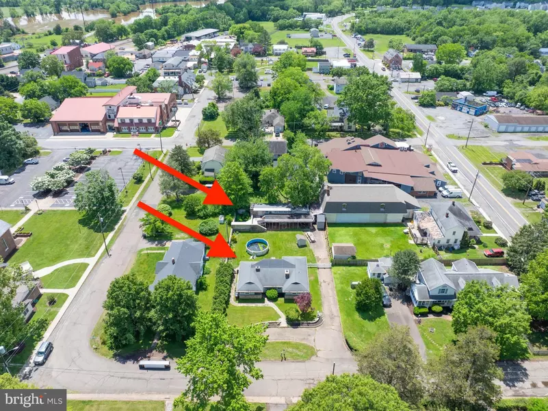 102 E WASHINGTON ST, Remington, VA 22734