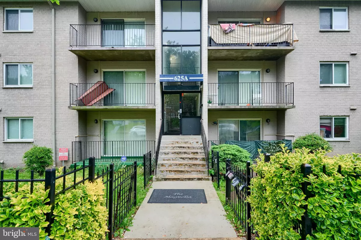 Washington, DC 20032,625A CHESAPEAKE ST SE #202