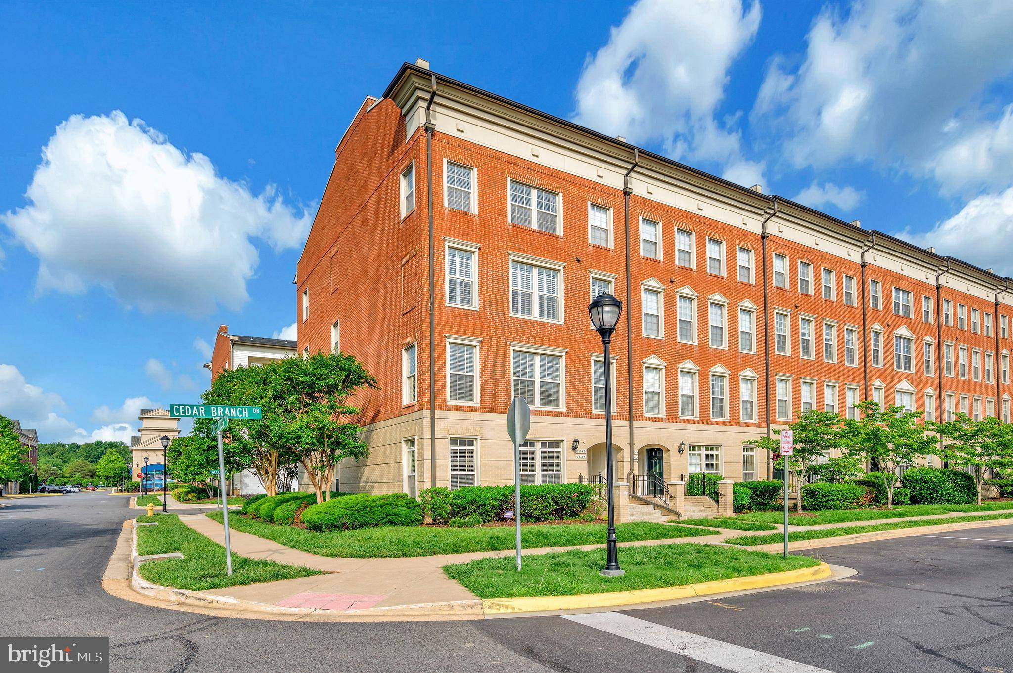 7848 CEDAR BRANCH DR, Gainesville, VA 20155