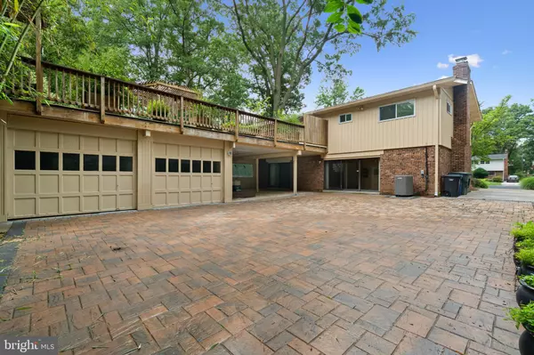 Alexandria, VA 22311,5417 GARY PL