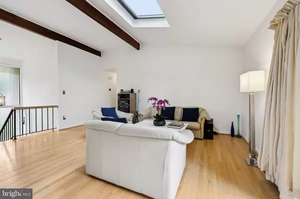 Alexandria, VA 22311,5417 GARY PL