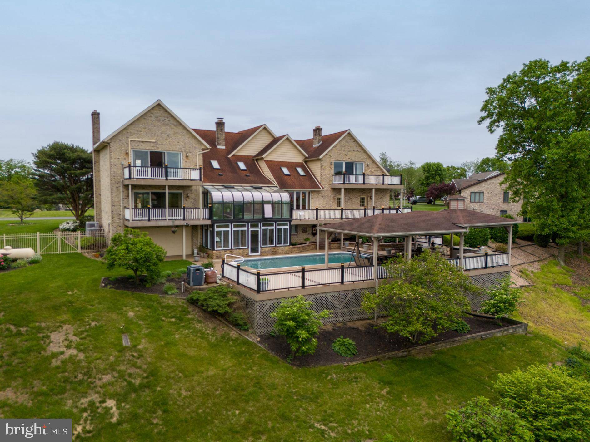 Chambersburg, PA 17202,245 TOPAZ DRIVE