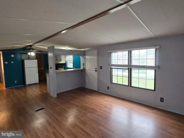 267 MAYFLOWER DR, Buena, NJ 08310