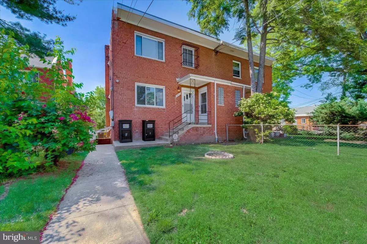 Washington, DC 20032,872 BELLEVUE ST SE