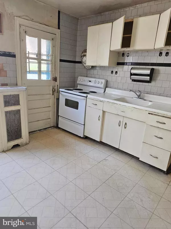 Philadelphia, PA 19120,153 ROSEMAR ST