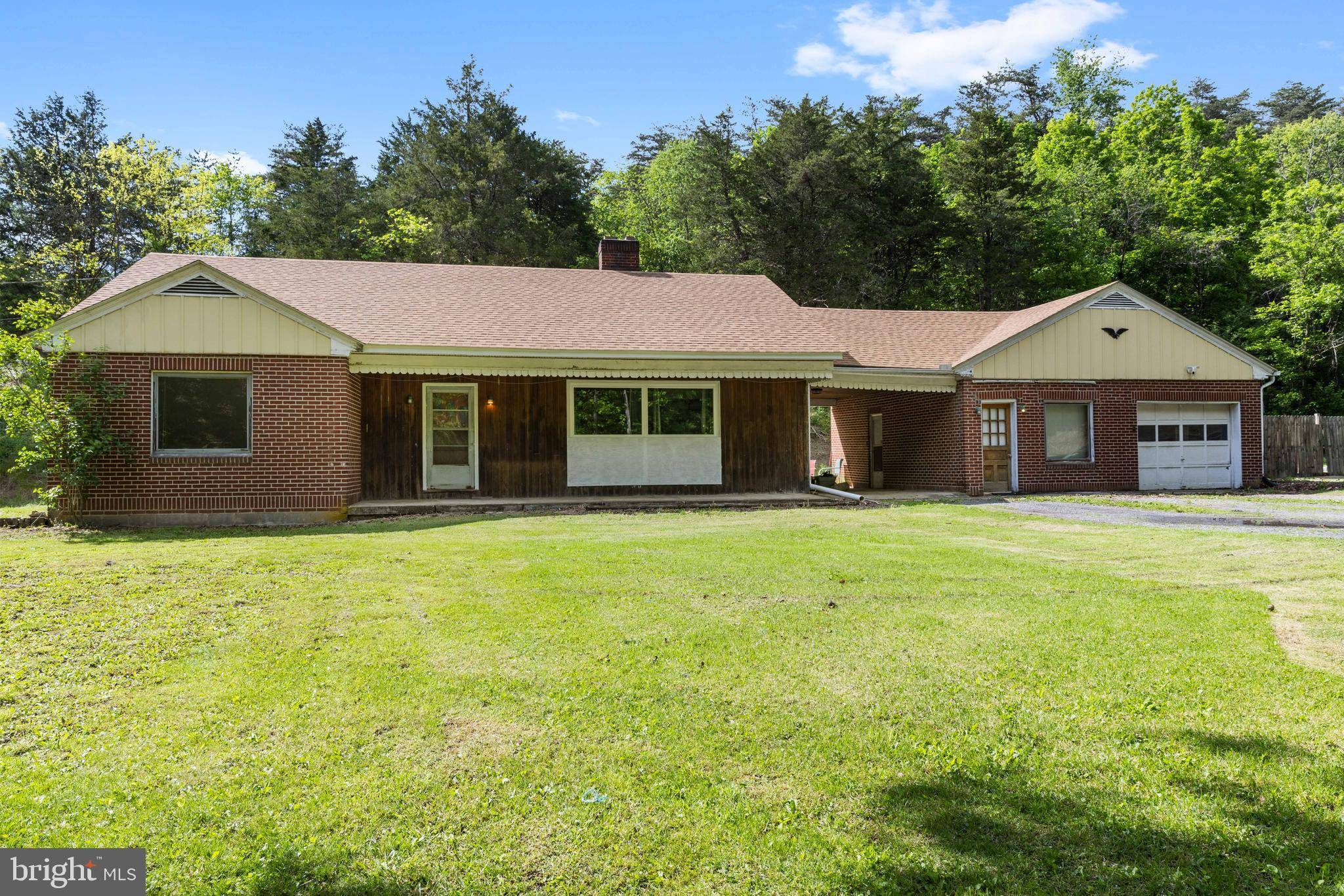 6891 CUMBERLAND RD, Springfield, WV 26763