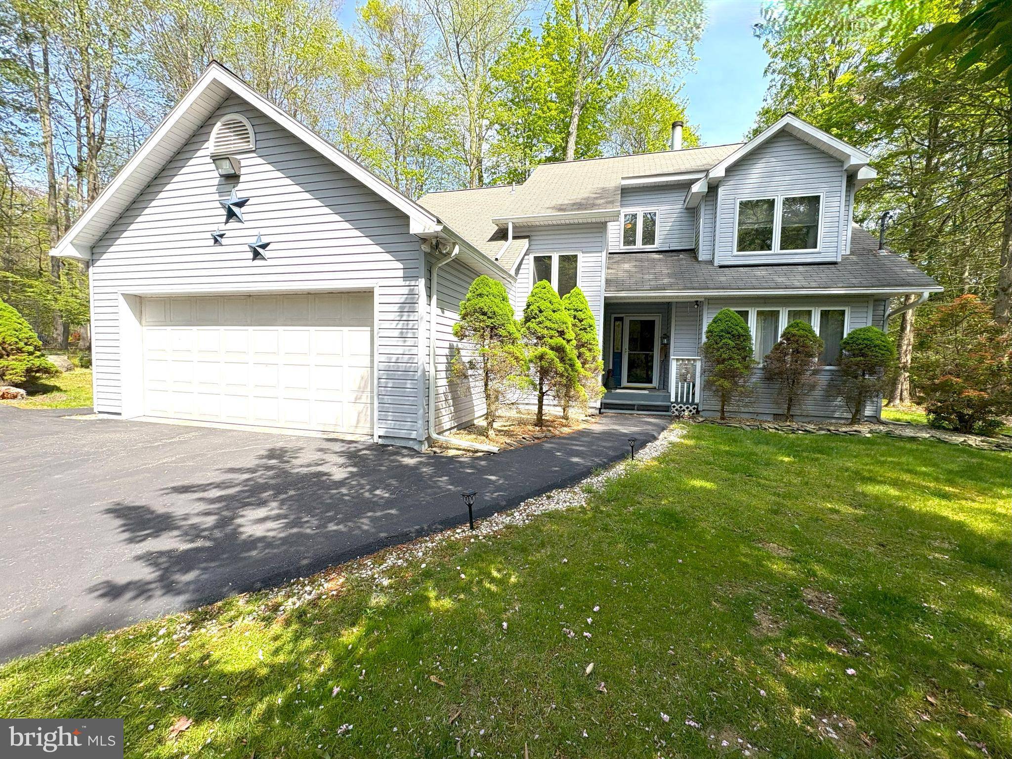 1010 REDLAWN LN, Lake Ariel, PA 18436