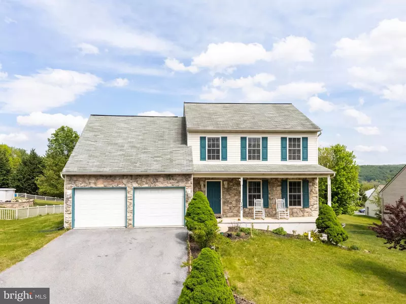745 APPLE TREE LN, Mount Wolf, PA 17347