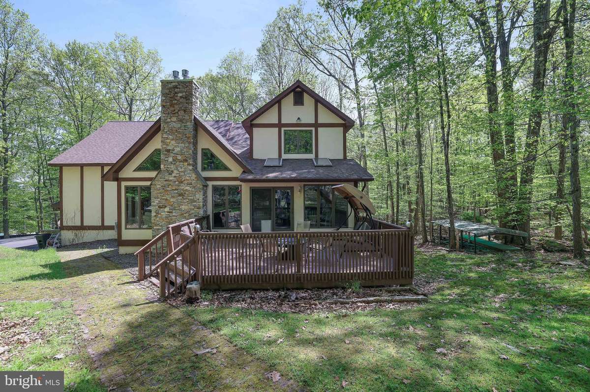 Hawley, PA 18428,2766 OWEGO TPKE