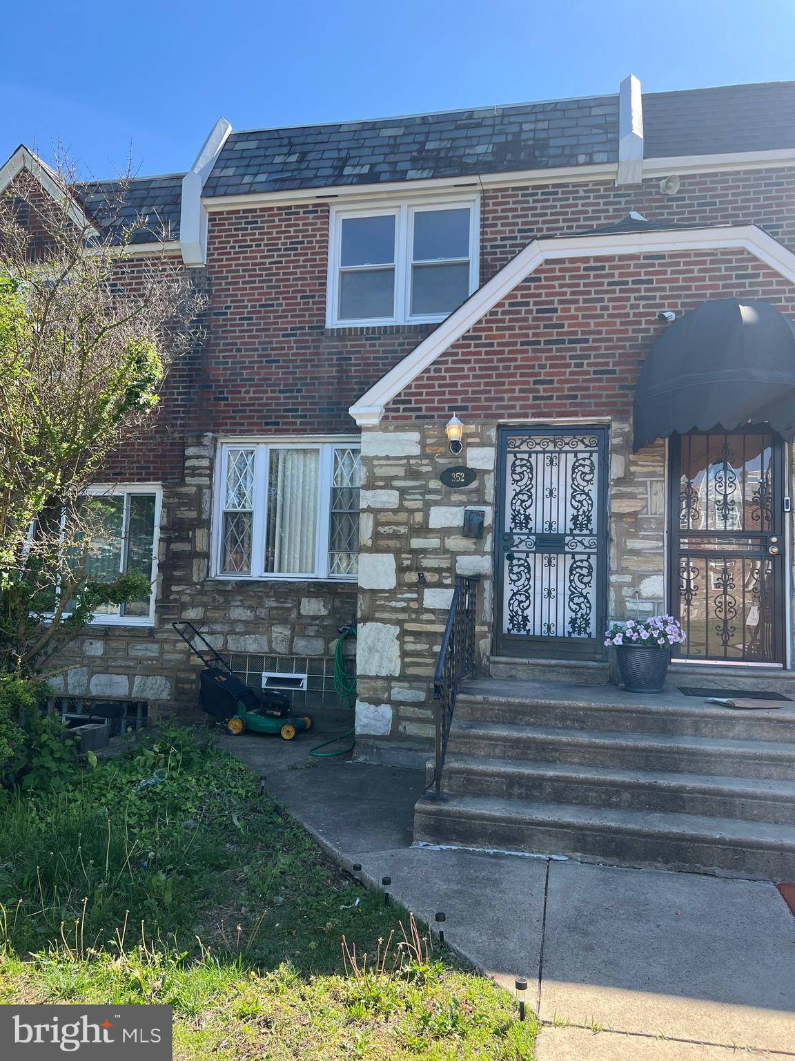 Philadelphia, PA 19120,352 E CLAREMONT RD
