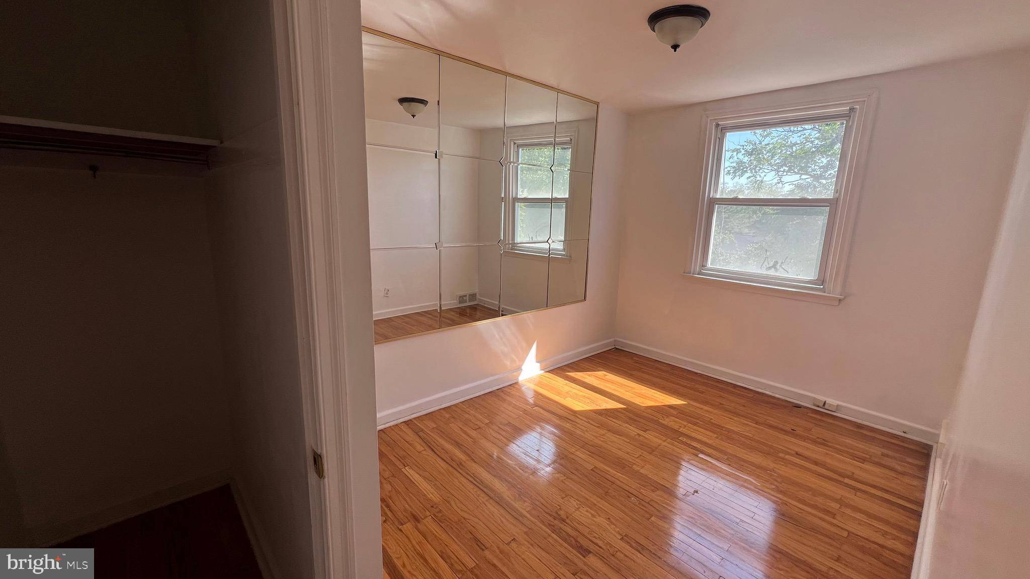 Philadelphia, PA 19120,352 E CLAREMONT RD