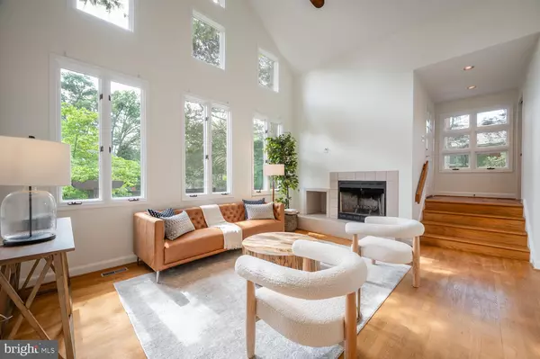 Alexandria, VA 22302,1113 CROSS DR