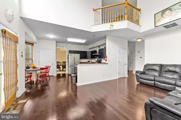 Lawrenceville, NJ 08648,18 FOUNTAYNE LN