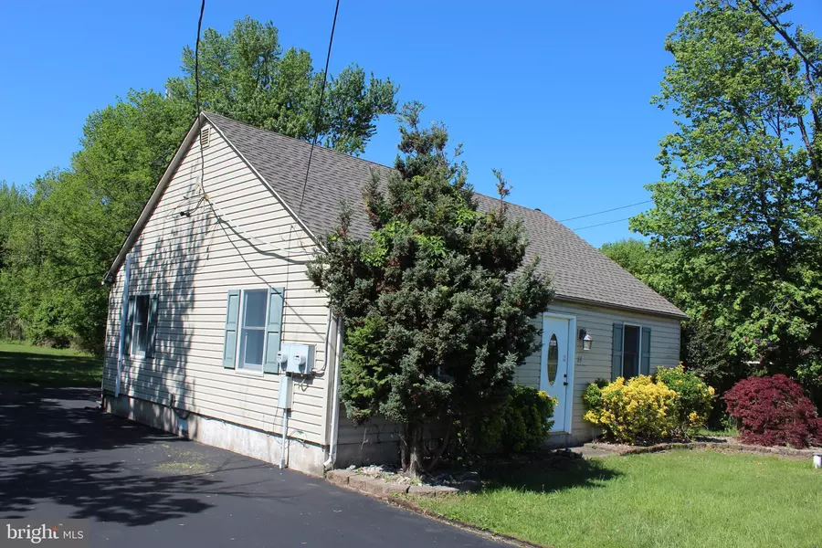 23 ELBO LN, Mount Laurel, NJ 08054