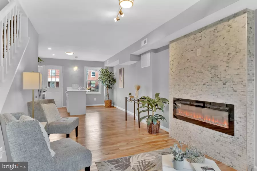 3821 LYNDALE AVE, Baltimore, MD 21213