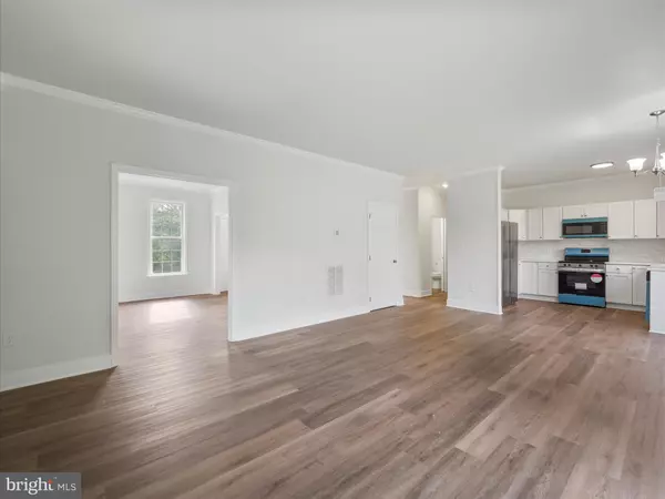 Falling Waters, WV 25419,526 COLSTON DR