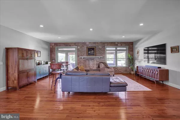 Oley, PA 19547,12 CAREER CT
