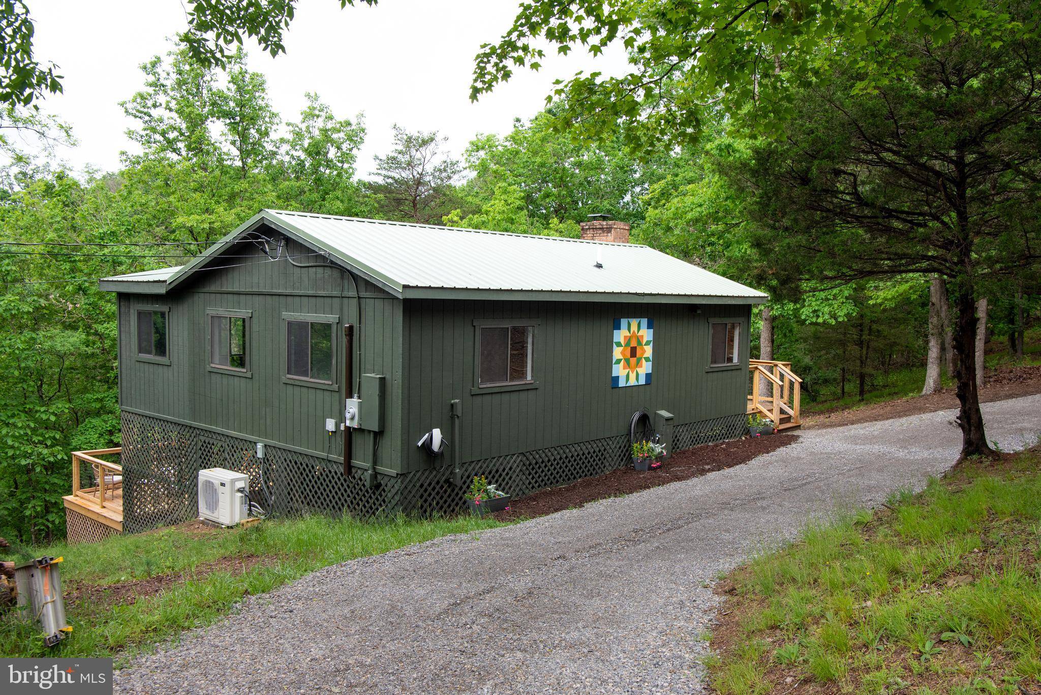 Mathias, WV 26812,828 SNYDER'S RDG