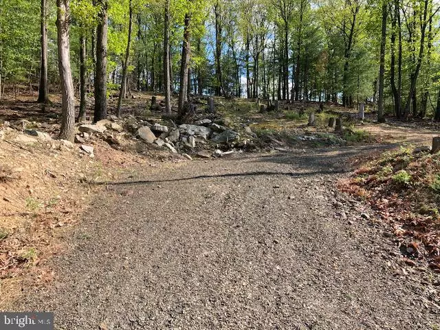 Auburn, PA 17922,2464 PAPOOSE DR