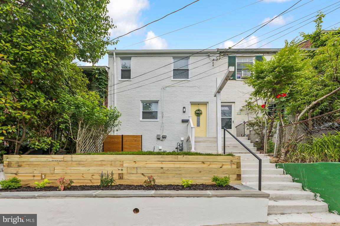 Alexandria, VA 22305,210 TENNESSEE AVE
