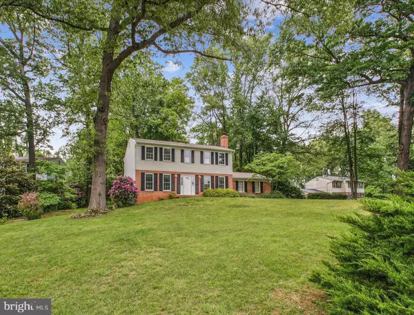 12208 FOLKSTONE DR, Oak Hill, VA 20171
