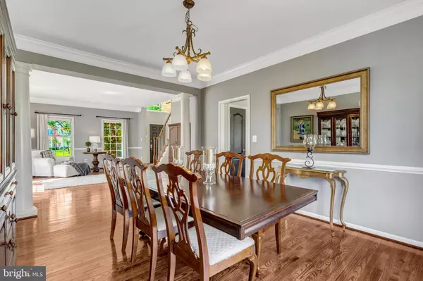 Chantilly, VA 20152,43058 OLIVE TREE LN