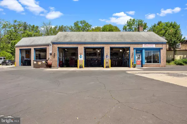 Huntingdon Valley, PA 19006,2304 HUNTINGDON PIKE