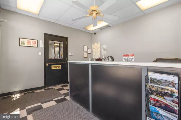 Huntingdon Valley, PA 19006,2304 HUNTINGDON PIKE