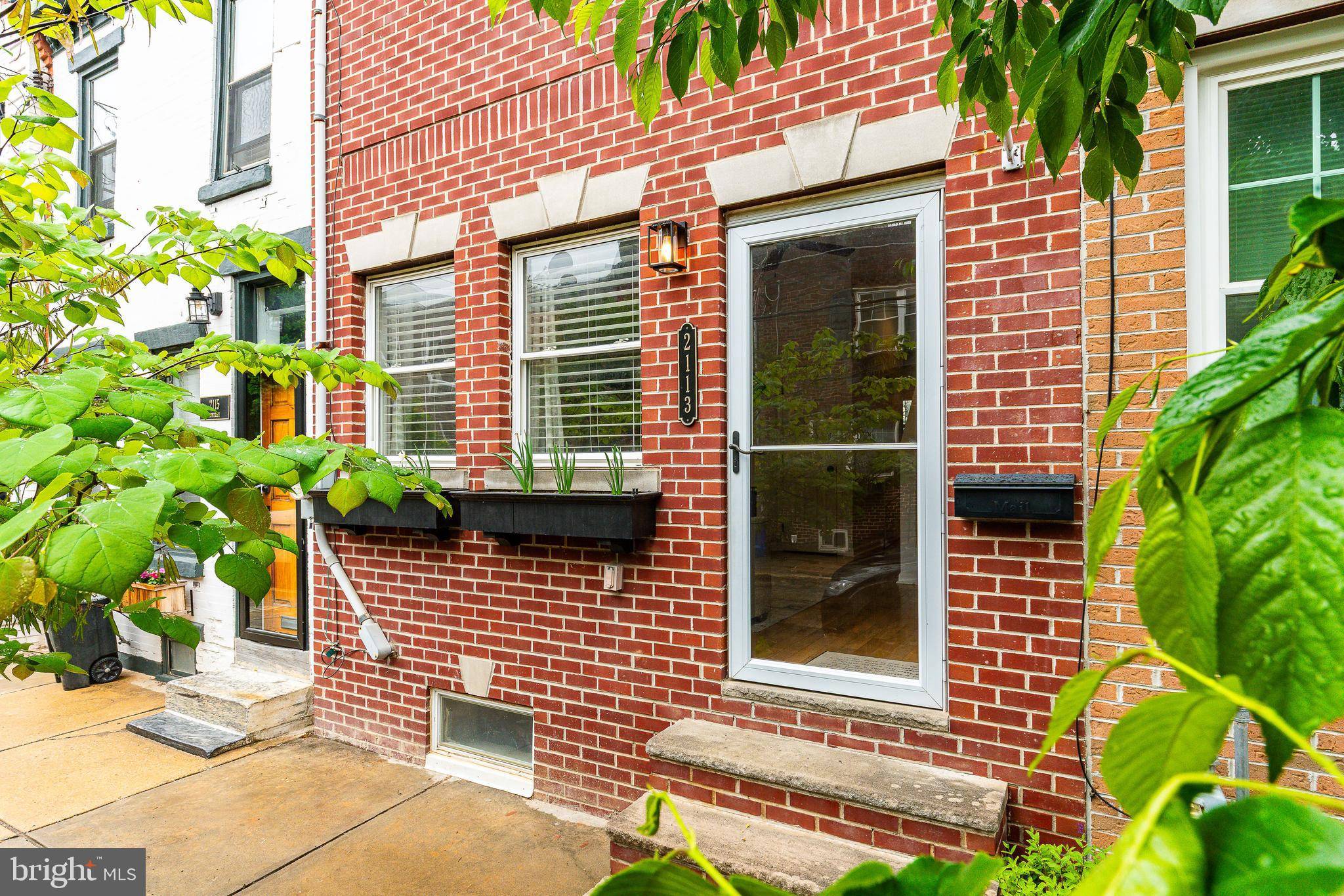 Philadelphia, PA 19146,2113 MONTROSE ST