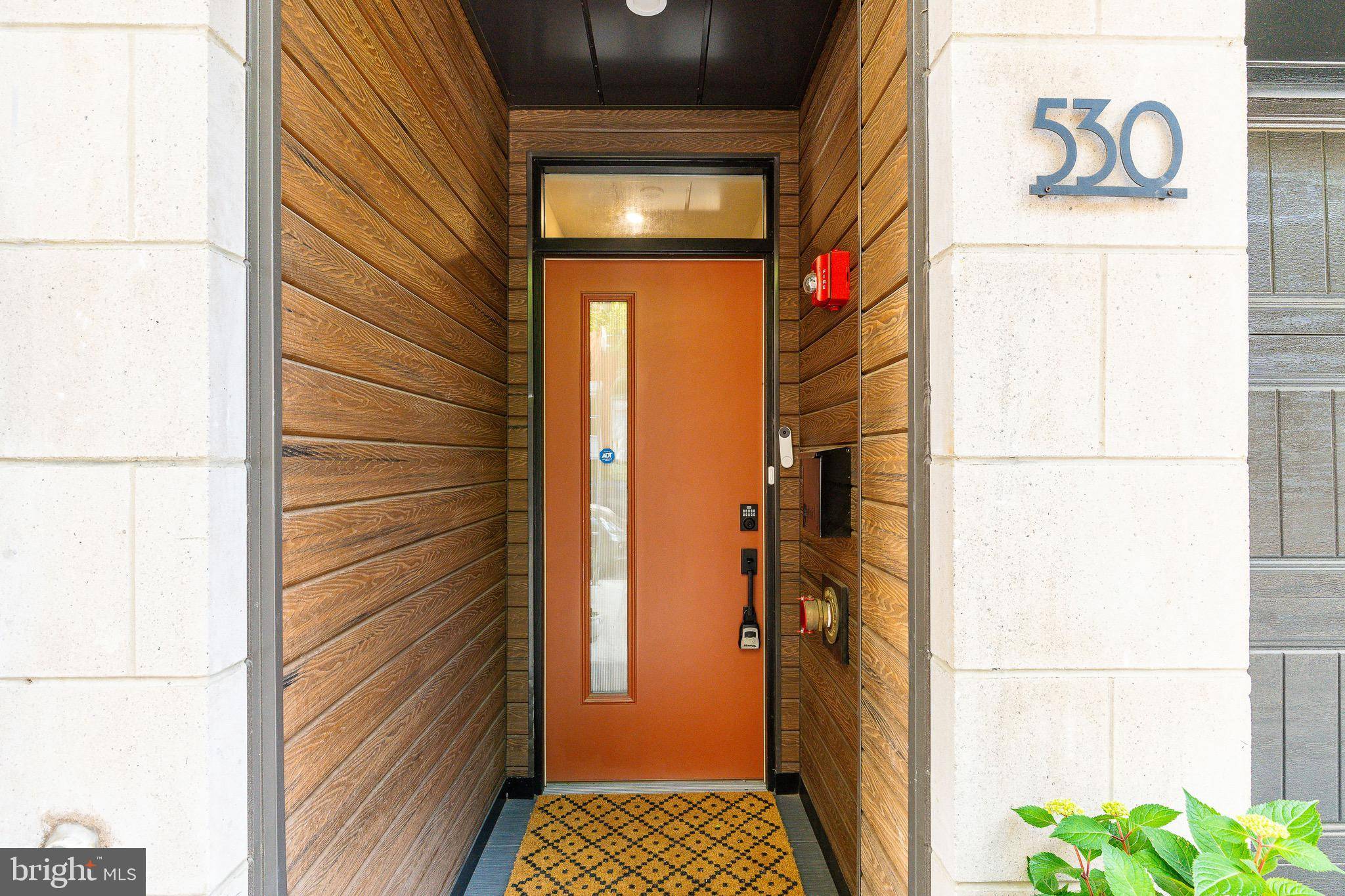 Philadelphia, PA 19147,530-32 REED ST