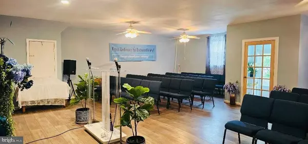 Philadelphia, PA 19146,1319-21 POINT BREEZE AVE