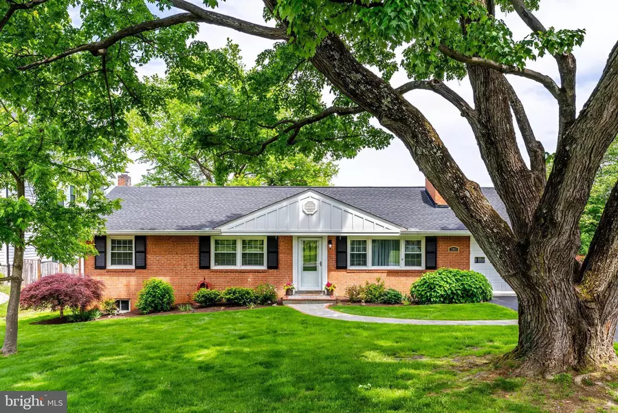 1243 KURTZ RD, Mclean, VA 22101