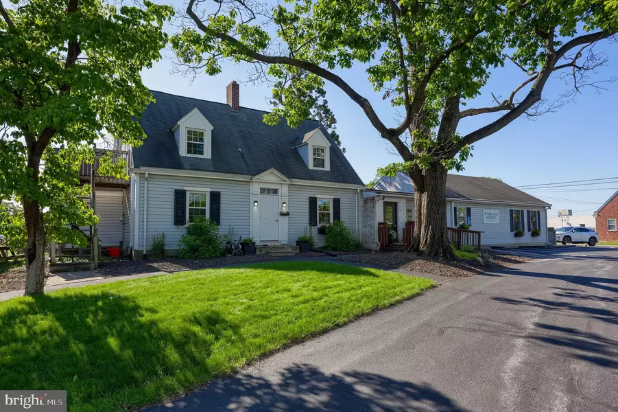 101 S 7TH ST, Akron, PA 17501